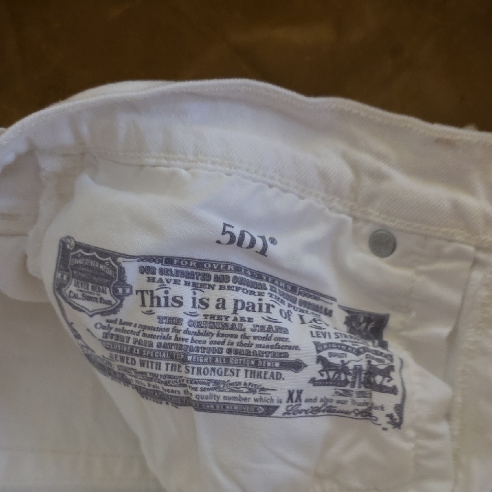 Levi's White Denim Cutoff Shorts - Picture 15 of 16